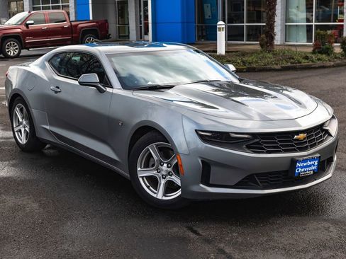 Used 2023 Chevrolet Camaro LT image 2