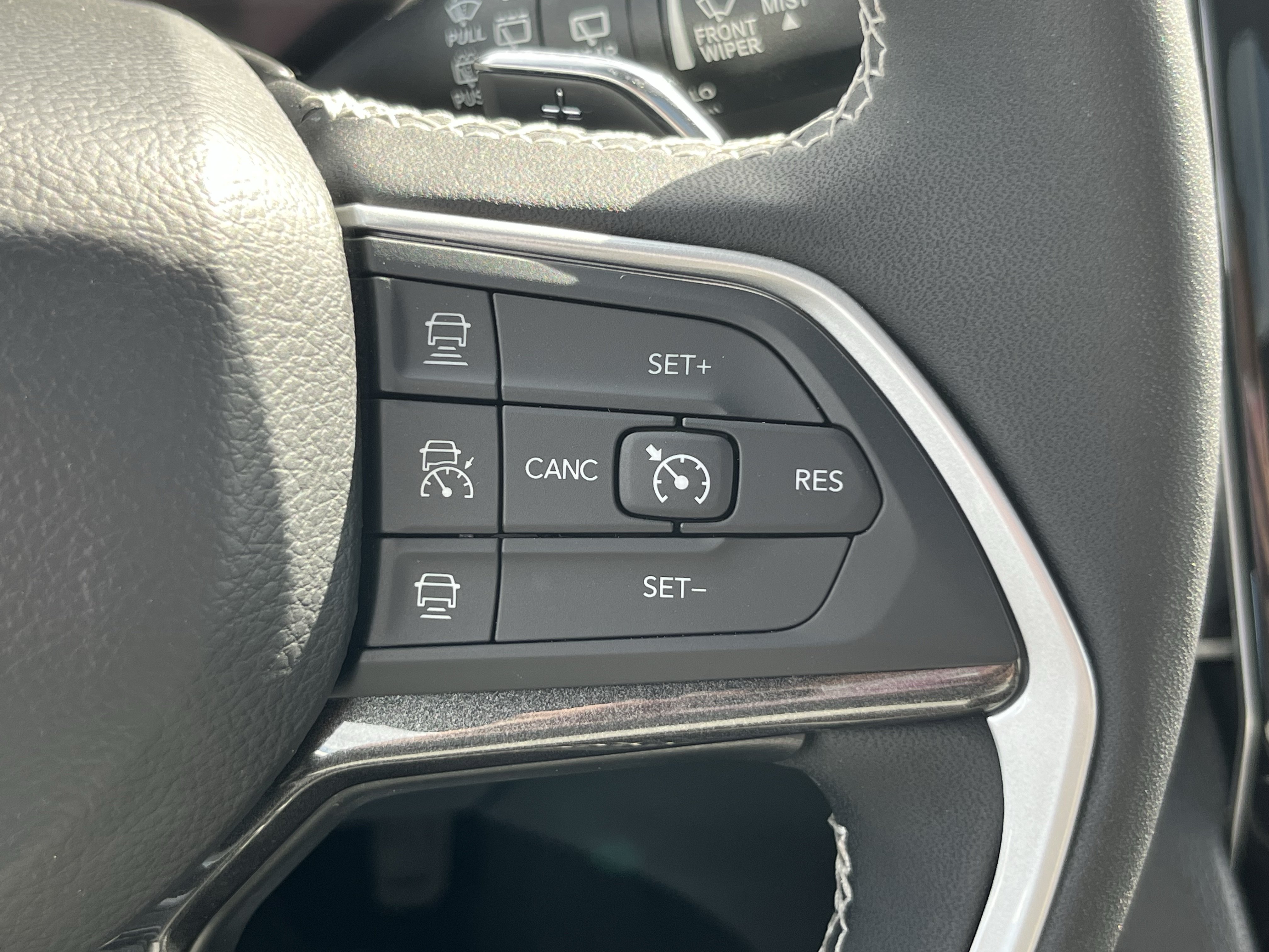 Used 2023 Jeep Grand Cherokee L Laredo AWD/4WD image 27