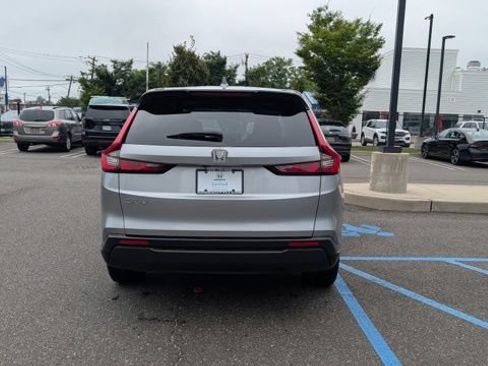 Used 2024 Honda CR-V EX image 5
