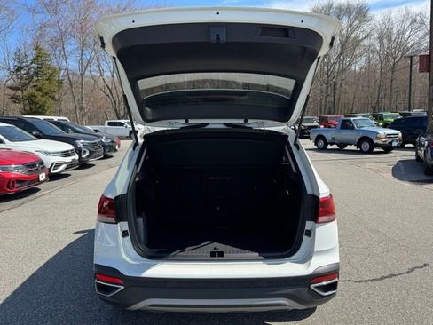 Certified 2023 Volkswagen Taos SE w/ Panoramic Sunroof Package image 19