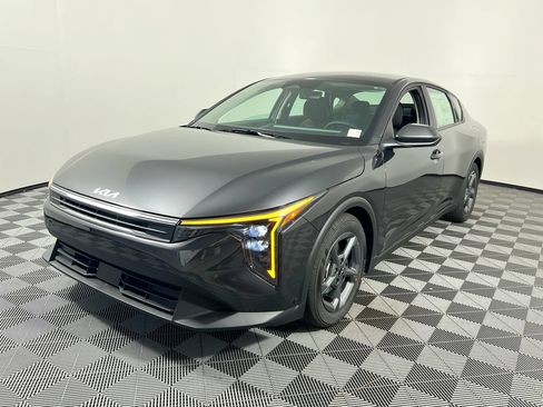 New 2026 Kia K4 FWD image 8