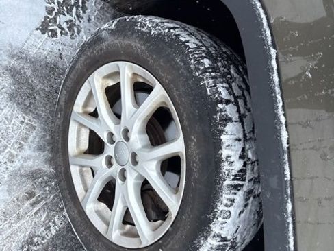 Used 2015 Jeep Cherokee Latitude image 12