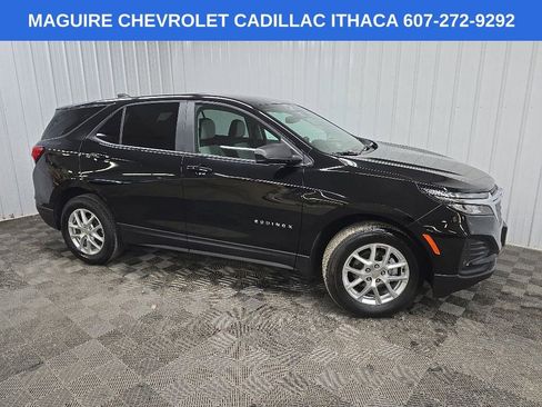 Used 2024 Chevrolet Equinox LS w/ LS Convenience Package AWD/4WD image 1