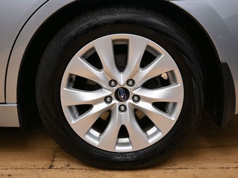 Used 2017 Subaru Legacy 2.5i Premium image 11