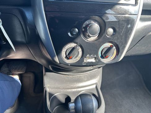 Used 2015 Nissan Versa Note SV FWD image 12