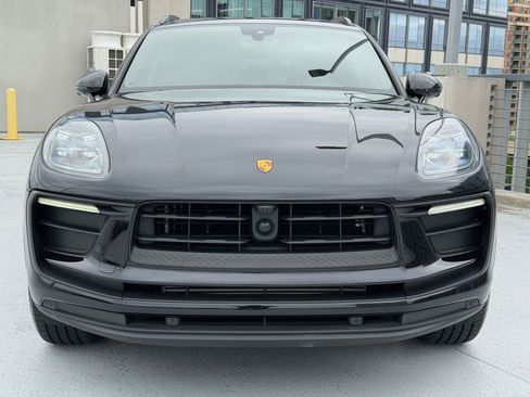Certified 2026 Porsche Macan AWD/4WD image 10
