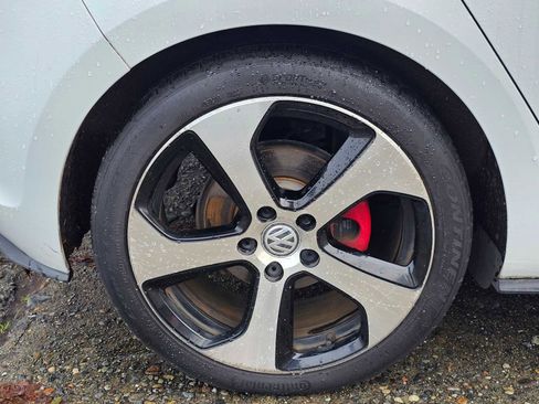 Used 2015 Volkswagen GTI Autobahn w/ Lighting Package (SEL) image 9