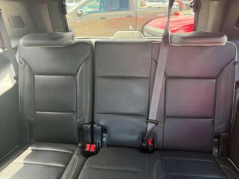Used 2024 Chevrolet Tahoe Premier AWD/4WD image 13