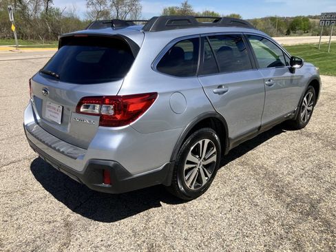 Used 2018 Subaru Outback 2.5i Limited AWD/4WD image 5