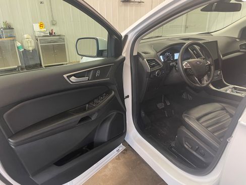 Used 2024 Ford Edge SEL w/ Convenience Package AWD/4WD image 9
