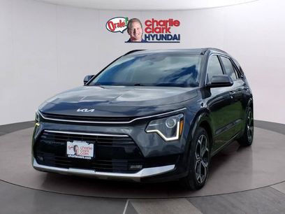Used 2023 Kia Niro EX Touring