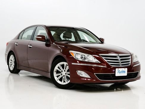 Used 2012 Hyundai Genesis 3.8 image 5