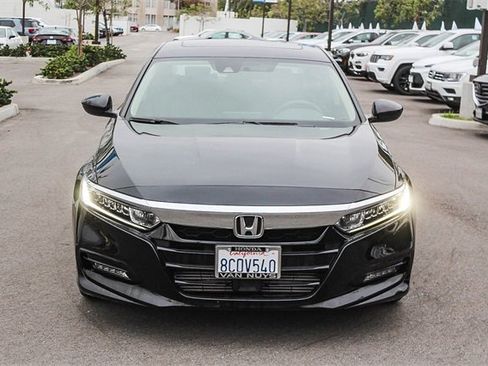 Used 2018 Honda Accord EX image 2