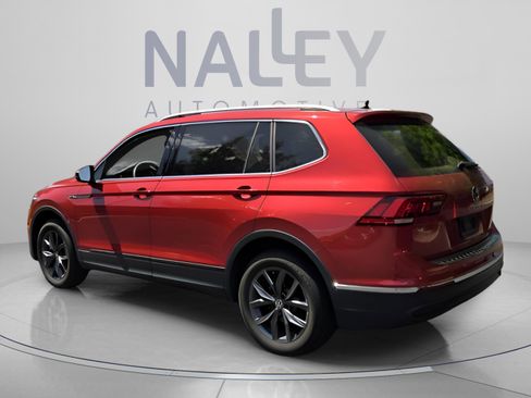 Certified 2024 Volkswagen Tiguan SE FWD image 3
