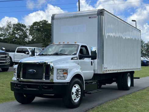 Used 2023 Ford F650 2WD Regular Cab Super Duty image 3