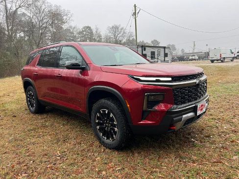 New 2026 Chevrolet Traverse Z71 w/ Enhanced Driving Package image 2