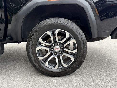 Used 2023 GMC Canyon AT4 w/ AT4 Premium Package AWD/4WD image 12