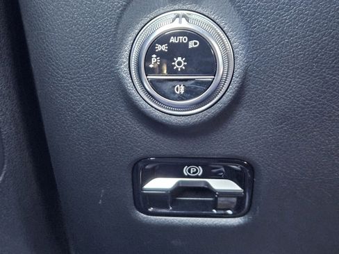 Certified 2025 Mercedes-Benz C 300 Sedan image 22