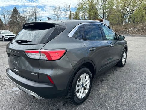 Used 2020 Ford Escape SE image 12