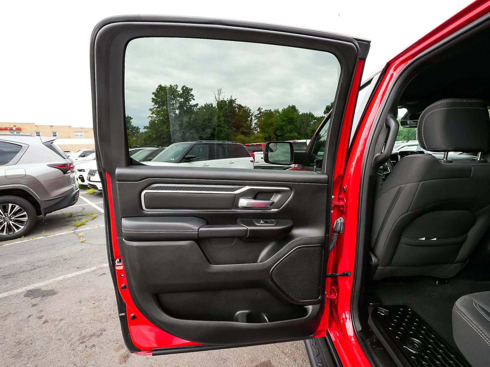Used 2025 RAM 1500 Big Horn AWD/4WD image 13