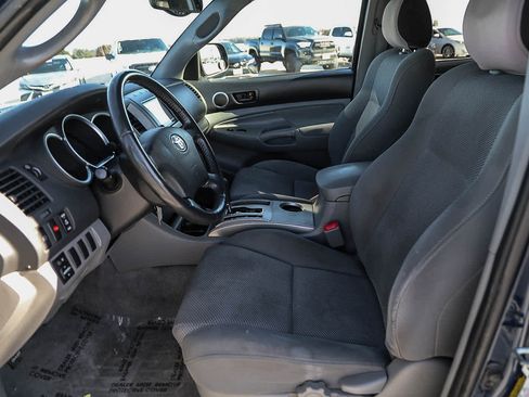 Used 2005 Toyota Tacoma PreRunner image 17