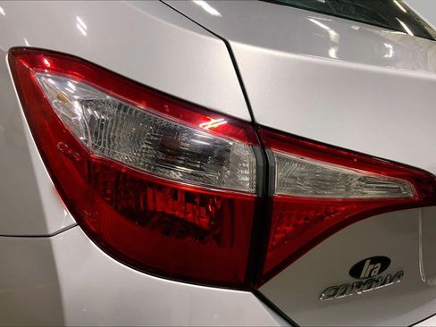 Used 2016 Toyota Corolla LE FWD image 29