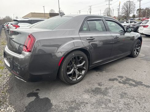 Used 2022 Chrysler 300 Touring L w/ Safetytec Plus Group image 8