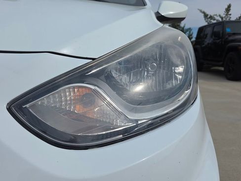 Used 2014 Hyundai Accent GLS image 9