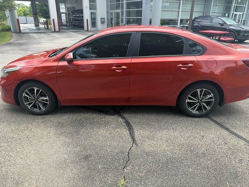 Used 2024 Kia Forte LXS w/ LXS Technology Package FWD image 4