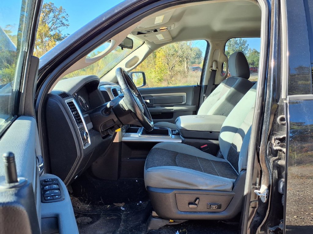 Used 2013 RAM 1500 Classic SLT w/ Big Horn Equipment Group AWD/4WD image 13