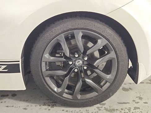 Used 2019 Nissan 370Z Coupe w/ Z34 Heritage Edition - White image 27