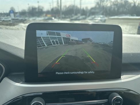 Used 2022 Ford Escape SE w/ Cold Weather Package image 15