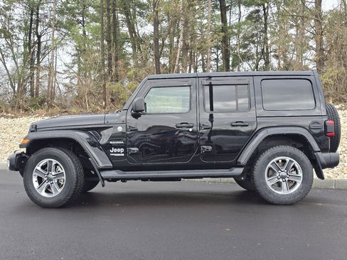 Used 2021 Jeep Wrangler Unlimited Sahara image 3