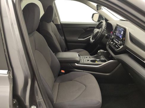 Used 2021 Toyota Highlander LE AWD/4WD image 21