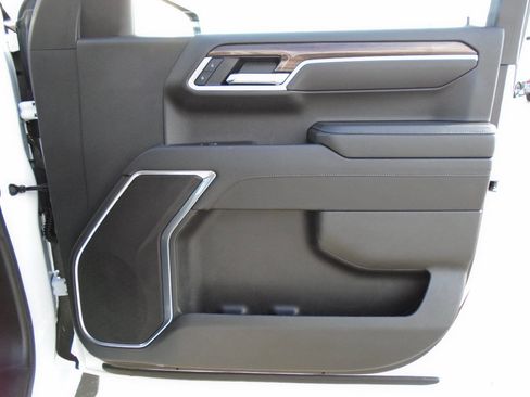 Used 2025 Chevrolet Silverado 1500 LT image 31