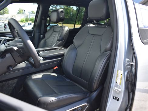 Used 2024 Jeep Wagoneer 4WD w/ Premium Group I image 27