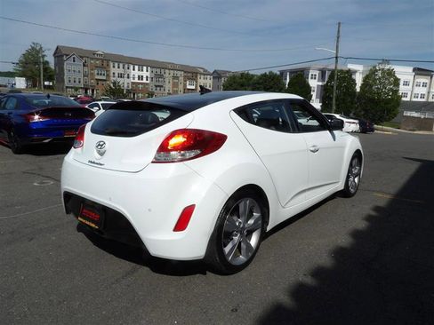 Used 2016 Hyundai Veloster w/ Option Group 03 FWD image 5