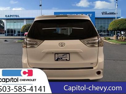 Used 2016 Toyota Sienna SE
