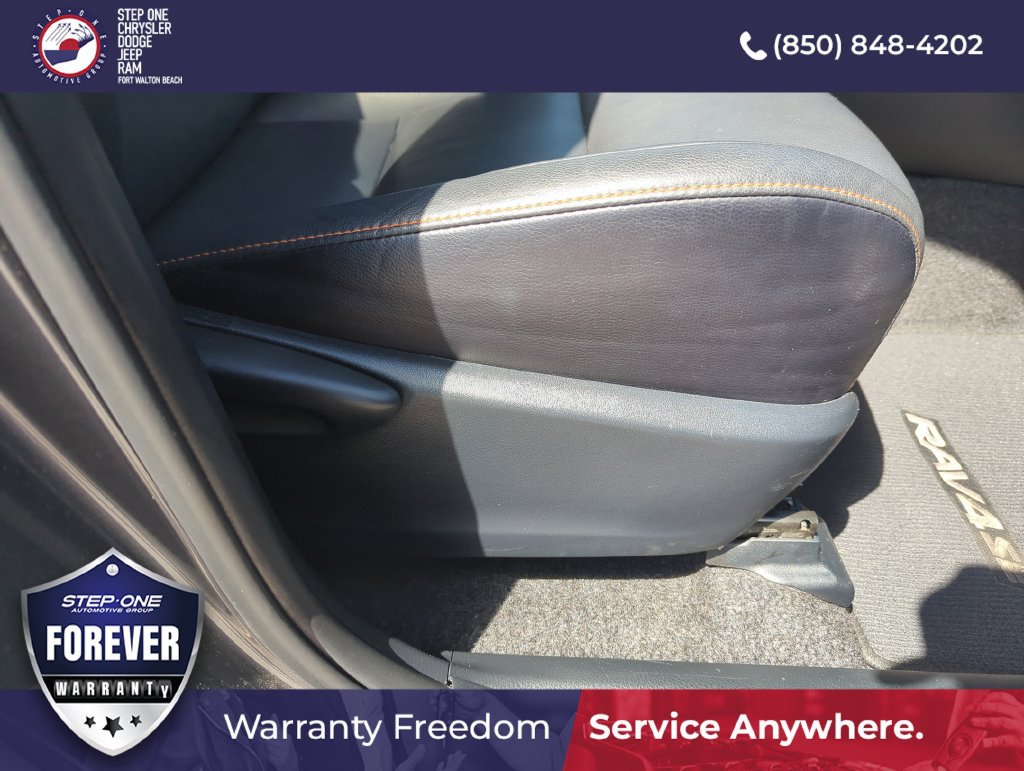 Used 2018 Toyota RAV4 SE w/ Power Extra Value Package FWD image 38