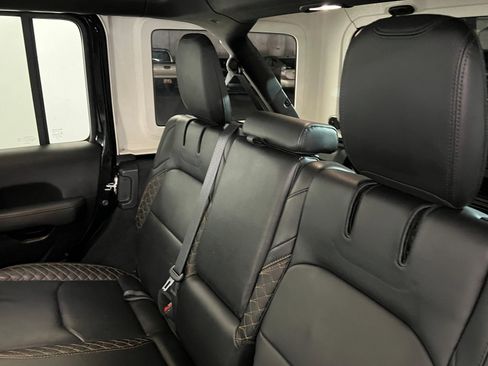 Used 2021 Jeep Wrangler Unlimited Sahara image 23