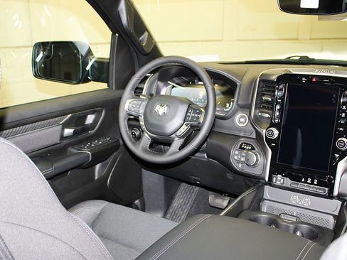 New 2026 RAM 1500 4x4 Crew Cab image 21