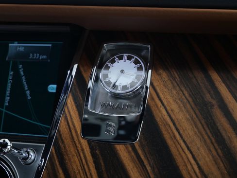 Used 2015 Rolls-Royce Wraith image 25