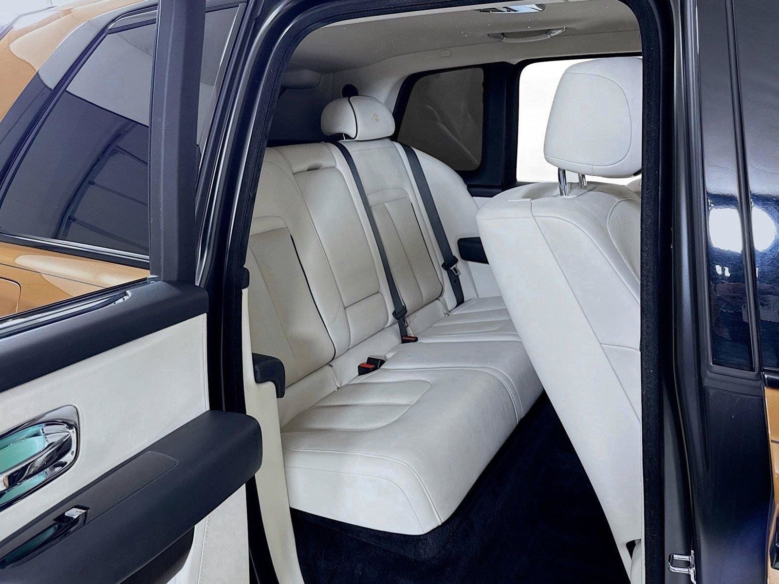 Used 2021 Rolls-Royce Cullinan AWD/4WD image 28