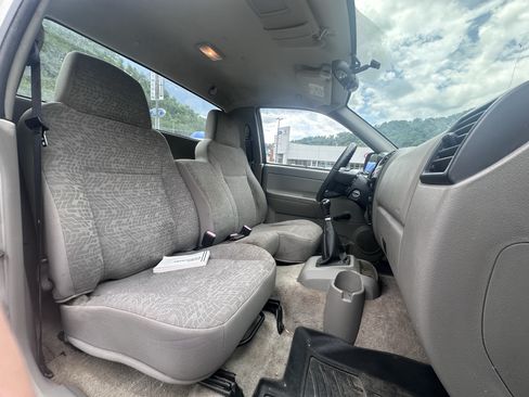 Used 2005 Chevrolet Colorado 4x4 Regular Cab image 14