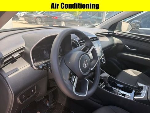 Used 2023 Hyundai Tucson SE AWD/4WD image 12