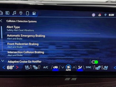 Used 2024 Chevrolet Traverse RS w/ LPO, Floor Liner Package image 32