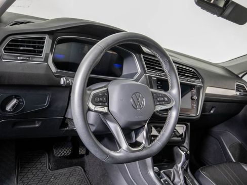 Used 2023 Volkswagen Tiguan SE FWD image 20
