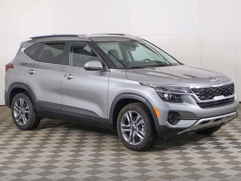 Certified 2023 Kia Seltos S image 2