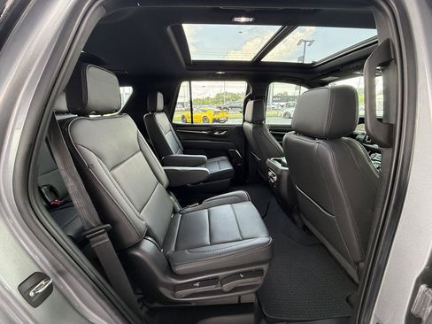 Used 2022 GMC Yukon Denali w/ Advanced Technology Package AWD/4WD image 38