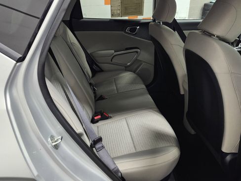 Used 2021 Kia Soul S image 17